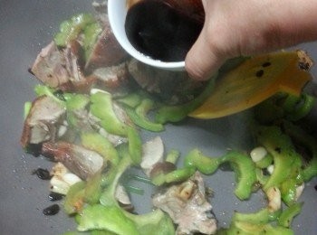 step9: 落調味料炒勻