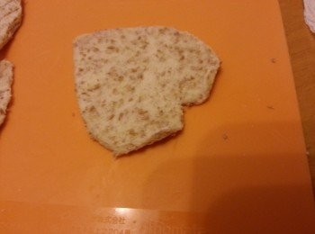 step4: 心型頂部向後卷起