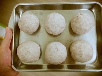 step4: 總共做了6顆~~~ 把他們整形成圓圓胖胖的:)