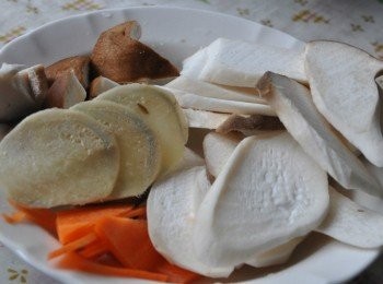 step1: 備妥<span class="group_1">食材</span>切片切塊