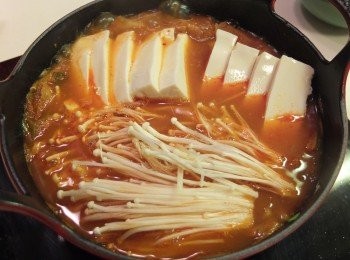 step8: 加入金菇及豆腐