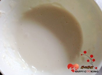 step3: 麵粉與水調勻後與<span class="group_2">調味</span>拌勻