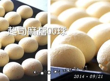 step5: 先將烤箱設定好

上火：       200度
下火：       200度
(淺)烤盤放置：上層
時間：      20分鐘

※ 每台烤箱的狀況皆不相同，請依自家烤箱的狀況做調整設定。

是不是很簡單易學啊！
烤好的《起司麻糬QQ球》超香超可愛
重點是外酥、內軟Q，真得很好吃喔！！！

這次沒有加鹽，改用煉乳來調成奶水使用
成品真得越嚼越香，嘴裡充滿著香濃的乳酪與起司味兒呢~