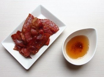 step7: 煎好的培根及油脂。