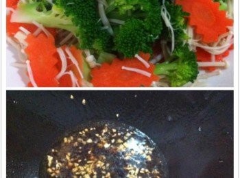 step2: 取出鍋加入1匙食油，油熱，爆香蒜蓉。
然後加入所有調味料煮滾。