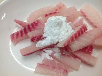 step2: 玉米粉抓匀