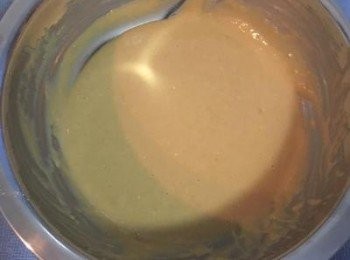 step6: 輕拌到麵粉都溶化。完成蛋黃奶茶糊.