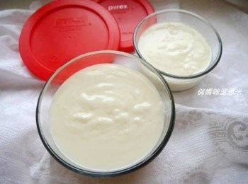 step7: *放入保鮮盒冷凍需要時拿出來解凍ㄧ樣可口好吃。如果太濃稠，烹煮時再加點液體稀釋，如水，牛奶，高湯，或是意大利麵的煮麵水，稀釋成需要的稠度即可。可以變化成各款白醬意大利麵，或是濃湯。