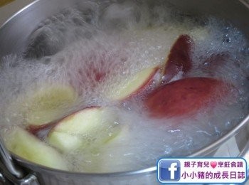 step5: 待滾起後，加入其他材料，用大火加蓋煲約30分鐘~