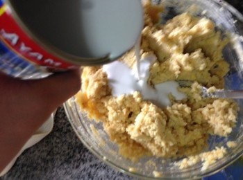 step3: 將綠豆蓉包麻糬饀兩份材料總和用磅量好平均分成25克重1份備用