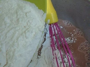 step4: 加入麵粉拌至無粉粒