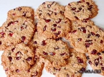 step9: 燕麥雜糧餅乾做法超級簡單,不需要任何烘培工具的攪拌就能做出麵糊喔~(只要有烤箱就可以)