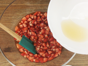 step6: 2小時後，加入檸檬汁。