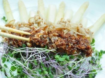 step8: 最後擺上調製的XO沙拉醬