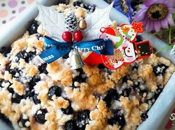 step11: 放入已用170度預熱的烤箱中 , 烤1小時 , 或直至酥粒呈金黃色即可