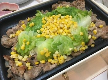 step6: 再將椰菜放在周邊, 中間加入粟米粒粒