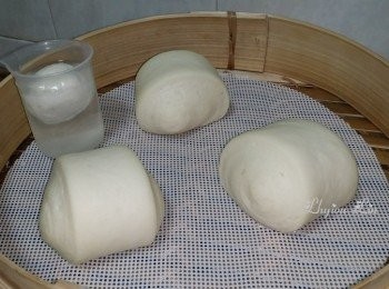 step18: 用手輕輕壓感覺鬆鬆軟軟或用手指輕壓, 痕跡慢慢回復便可。