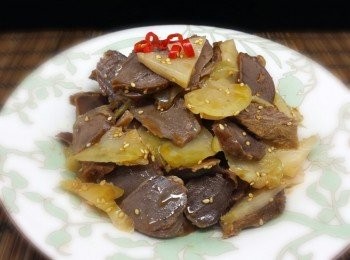 step5: 伴入炸菜片及「<span class="group_3">涼拌醃料</span>」，冷藏2小時即可。