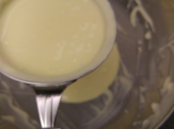 step5: 粉漿需要過篩一至二次確保粉漿幼滑。