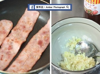 step4: 烘烤時，利用時間來煎培根片，將煎培根片煎出焦香味後取出備用(左圖)。將高麗菜絲，淋上約4~5大匙「健康廚房 和風洋蔥醬」，拌勻備用(右圖)。