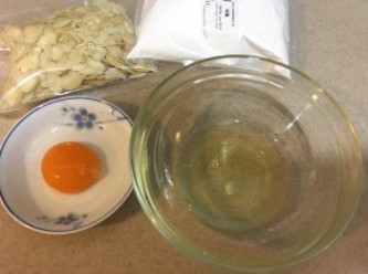 step1: 要將蛋黃和蛋白分開