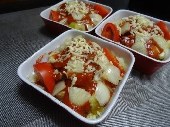 step11: 淋上適量醬汁， 灑上芝士