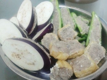 step4: 可炸或煎“三寶”至熟透