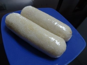 step5: 兩邊扭實，令粢飯好似牛奶糖一樣便完成了。