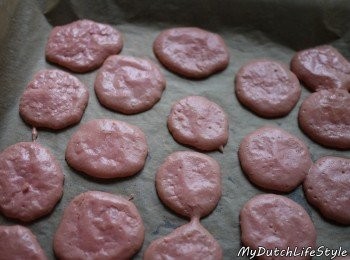 step3: 烤箱步驟:先10分鐘100度高溫→15分鐘150度高溫(如果依舊太軟需多些時間烘烤)。