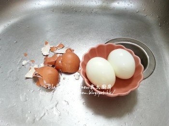 step2: 盛起待涼去殼備用