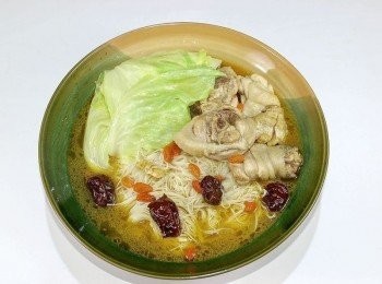step8: 煮好的麵線可搭配麻油雞湯一起享用