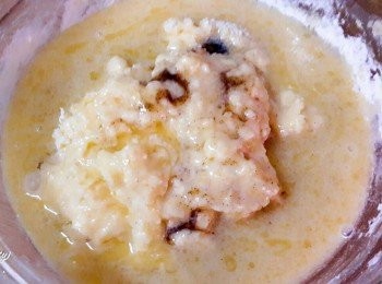 step5: 把奶油加入麵粉糊中拌勻