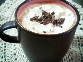 step4: 享用前可加上已打發的淡忌廉Whipping Cream及巧克力碎作裝飾