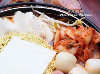 step10: 大火煮滾，待麵及其他材料煮熟即可進食。