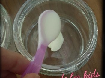 step2: 3.將鮮奶與原味乳酪攪拌混合（比例是２：１）