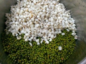 step4: 加入洗好的綠豆內~