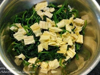 step4: 將2.及3.的材料混合，盛於碟上。