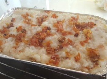step10: 在糕面灑上少許臘味。
