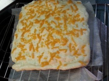 step22: 蒸好後取出,灘凍即可切出一件件,如未能即日食完,可用盒裝起放入冰箱,待要食用時再蒸熱即可