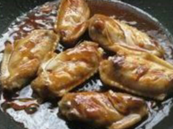 step6: 加小小清水，加蓋炆5分鐘，開蓋睇到D汁傑身即成！