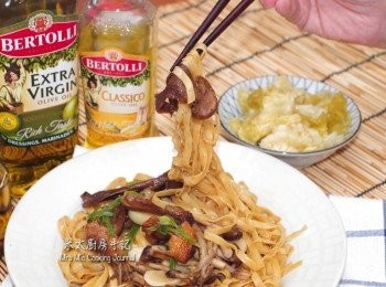 step9: 可配一碟酸椰菜同食！