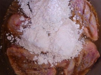 step2: 然後加入天婦羅炸粉。