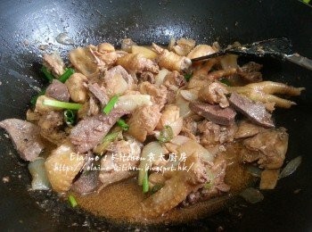 step8: 最後加入蔥段拌勻即可