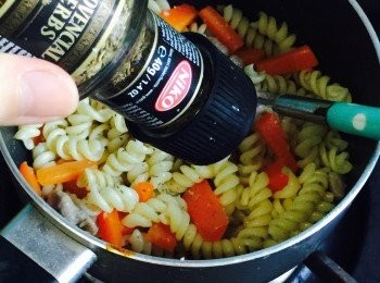 step5: 以及香草，拌勻即成。