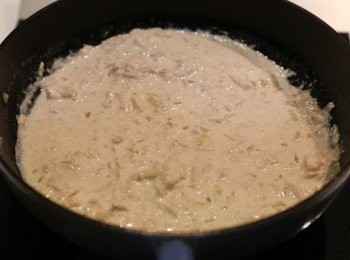 step5: 加入吞拿魚及忌廉煮一會