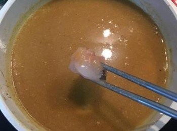 step13: 接著放入蝦肉；