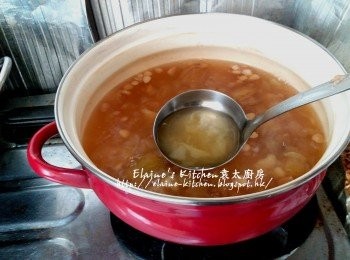 step7: 蘋果蓉放入煲內拌勻用中火再煲滾即可