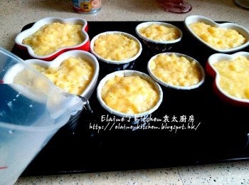 step11: 將西米布甸放入焗盤內 , 加入50ml水於焗盤內