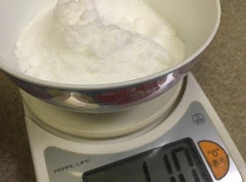 step4: 糖110g (原食譜200g相信也很甜呢 這個份量可自行調教不會對糕狀成形做成影響)
