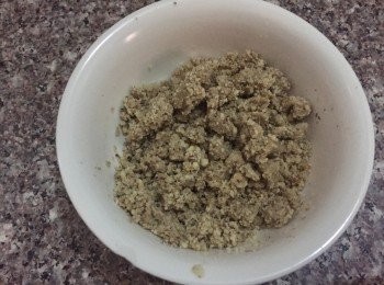 step3: 打好的核桃粉，因為是生打得核桃仁所以是濕濕的。